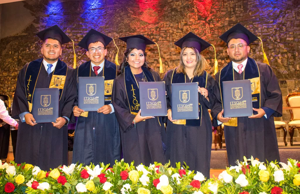 graduaciones en ITSQMET