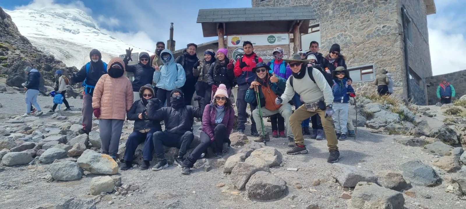 ¡Aventuras, Altura y Bizcochos! Excursión Épica al Refugio del Volcán Cayambe