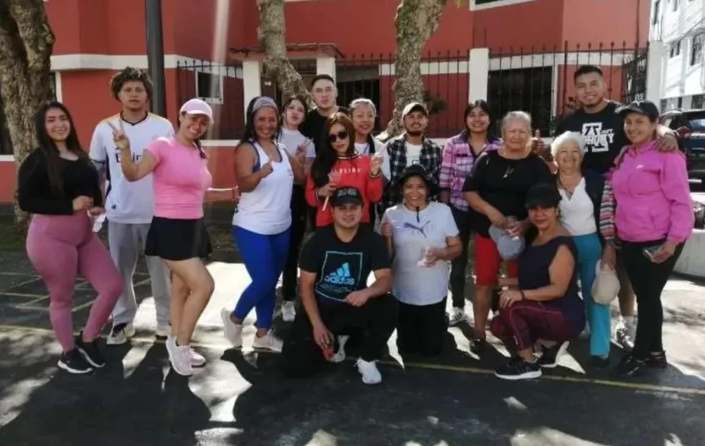 ¡Bailando hacia la Salud y la Alegría! Proyecto de Bailoterapia en la Cooperativa IESS FUT