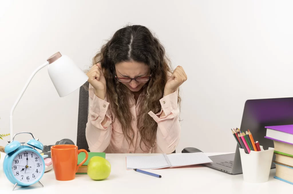 ¡Aprende sobre el Manejo del Síndrome de Burnout! Estrategias Clave para el Bienestar