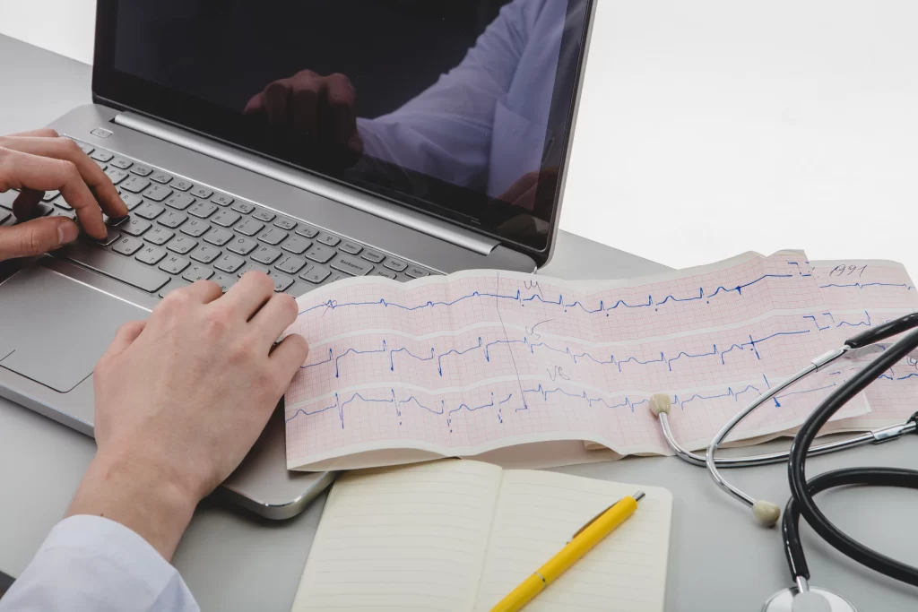 ¿Qué es un Electrocardiograma y Para Qué Sirve? ¡Descúbrelo!