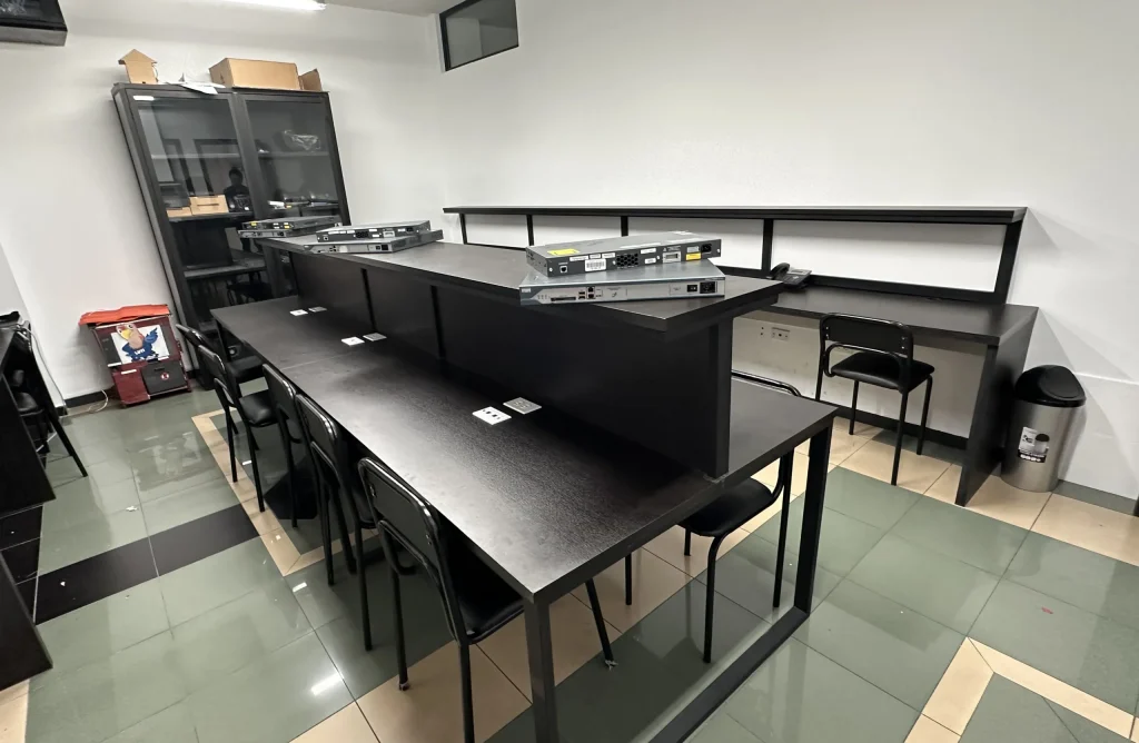 laboratorios de redes y telecomunicaciones itsqmet